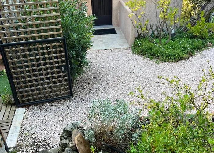 Appartement Avec Jardin Et Cuisine D'été Saint-Raphaël